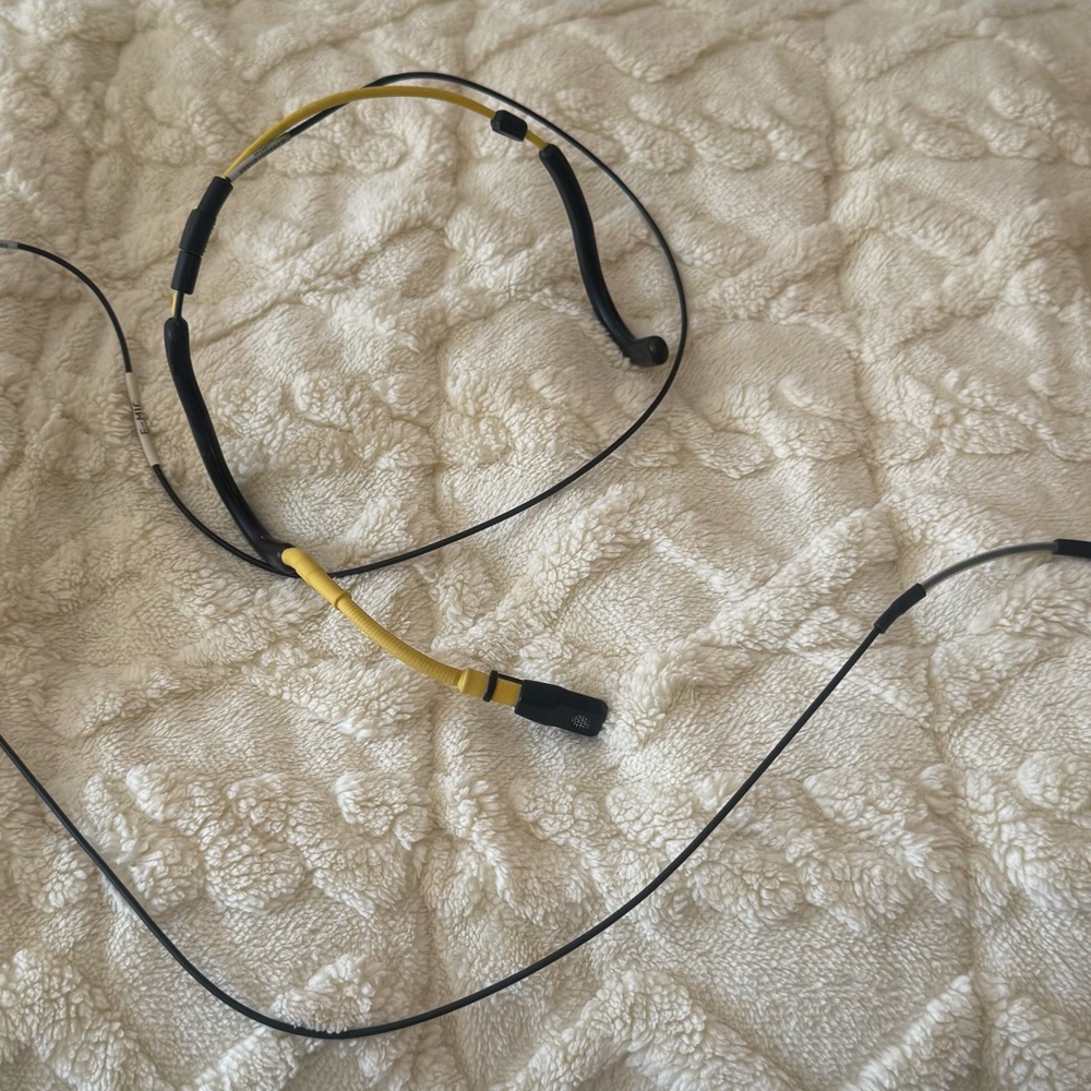 AV NOW Fitness Headset Microphone - Yellow-Color - Picture 6 of 7